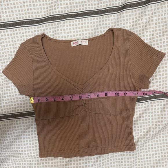 ROMWE Brown Ruched Ribbed Crop Top - Picture 3 of 3